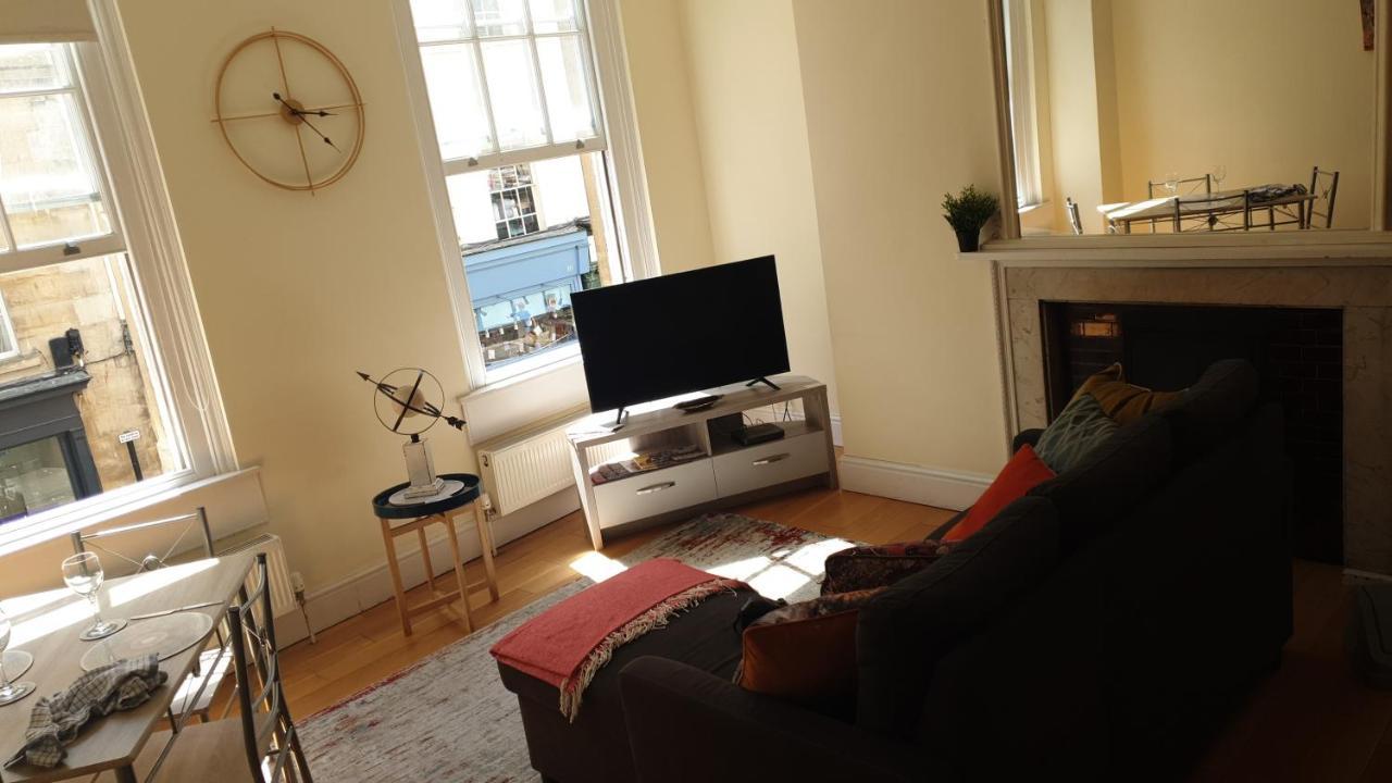Beautiful 2 Bedroom In Apartment Bath