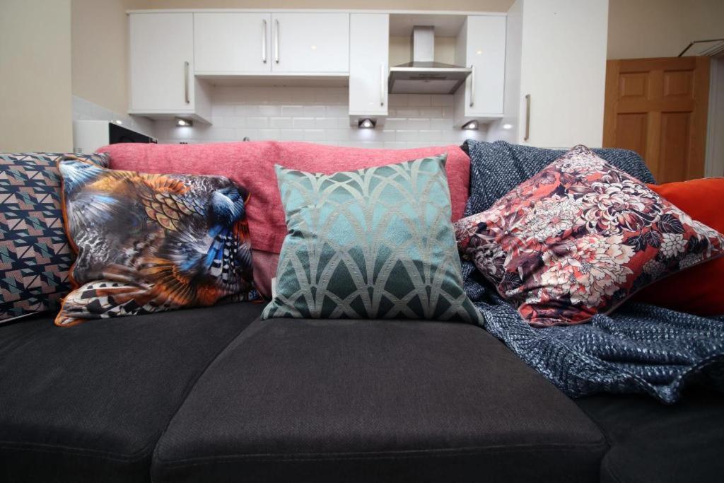Beautiful 2 Bedroom In * Bath
