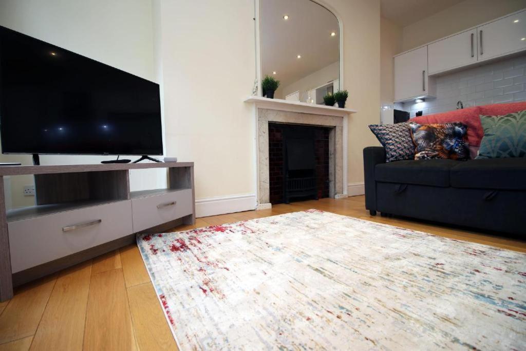Apartment Beautiful 2 Bedroom In