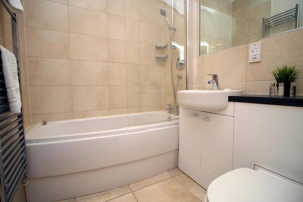 Beautiful 2 Bedroom In